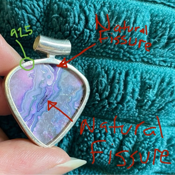 Purple dyed laguna lace agate sterling silver pendant - Picture 7 of 8